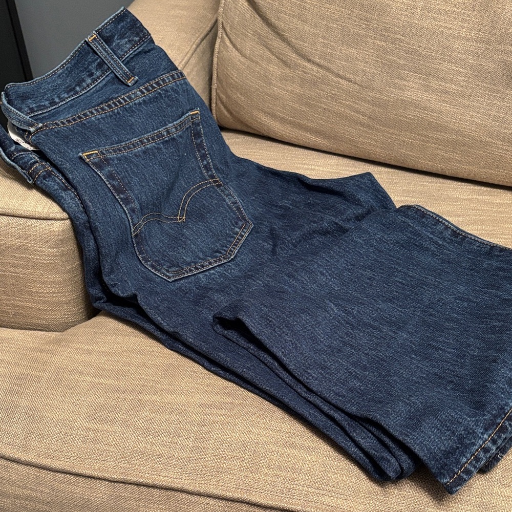 Men’s Levi’s Jeans 38x32 NWT Style # 005010194